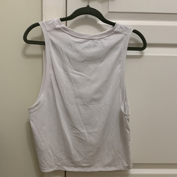 Workout tank top • women’s medium • white - Picture 2 of 5
